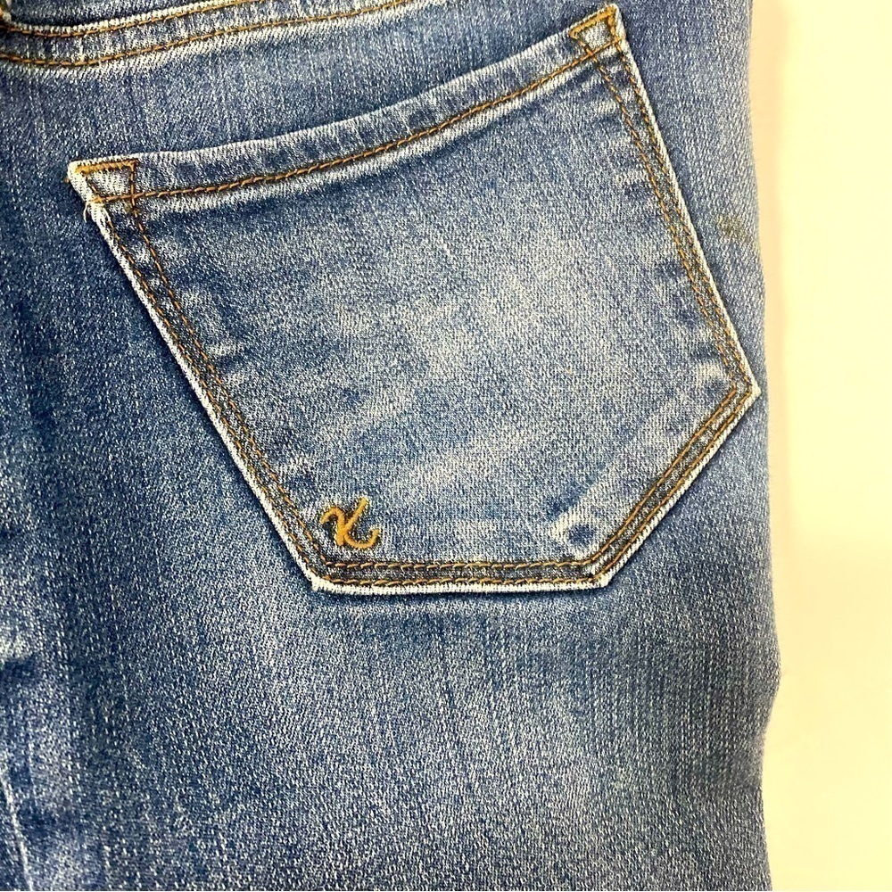 Kut From The Kloth Women’s Size 6 DISTRESSED High-Rise Baby Bootcut Jeans - Picture 8 of 15